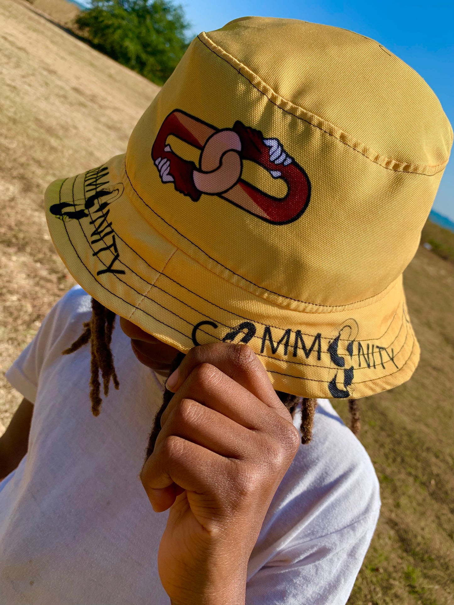 Infinite cOmmUnity Bucket Hat